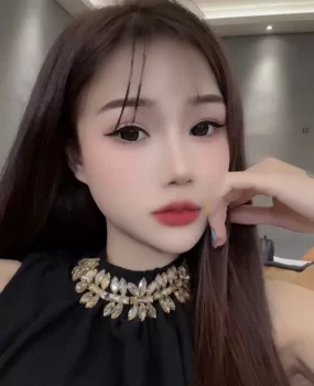 胸大的骚货