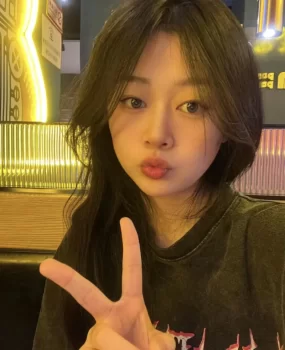 性感肤白貌美大长腿