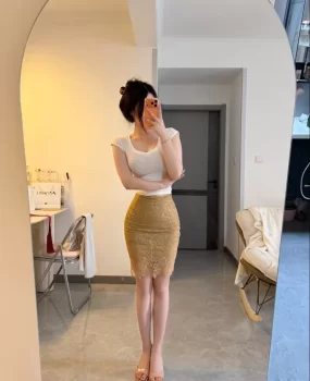 甜美大胸颜值玫瑰老师