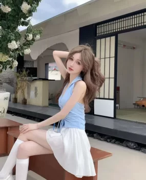 平面设计小姐姐业务不太好床上给你设计设计