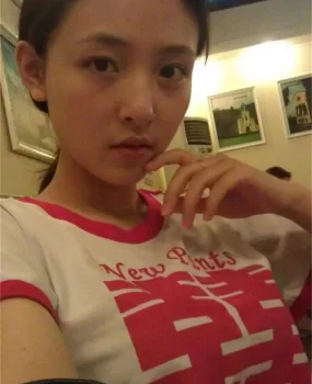 贵阳娇小可爱妹子口活了得