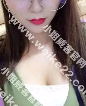 圣诞节验证兼职学妹青涩而不妖艳，爽的不行！